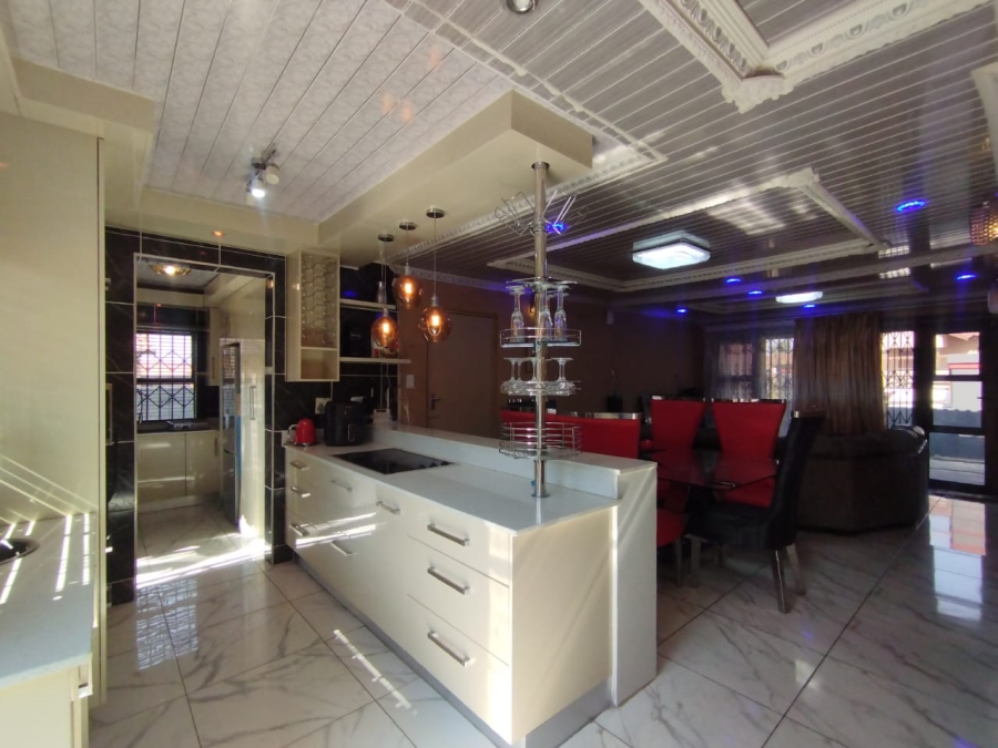 4 Bedroom Property for Sale in Tlhabane West North West